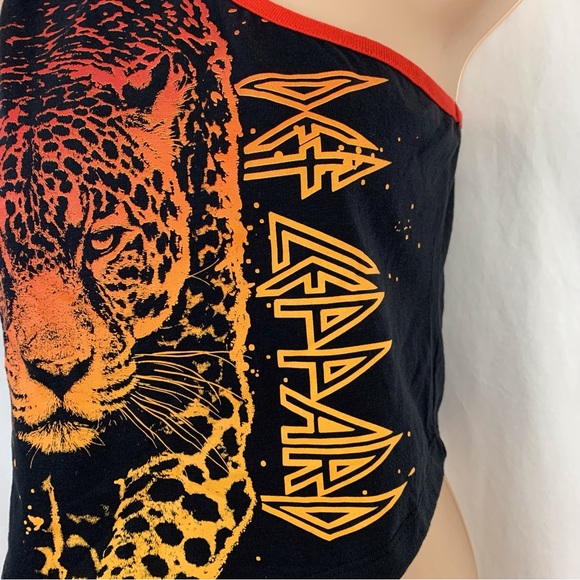 Def Leppard Cheetah Graphic One Shoulder Tee Various Sizes New With Tags - Picture 5 of 11